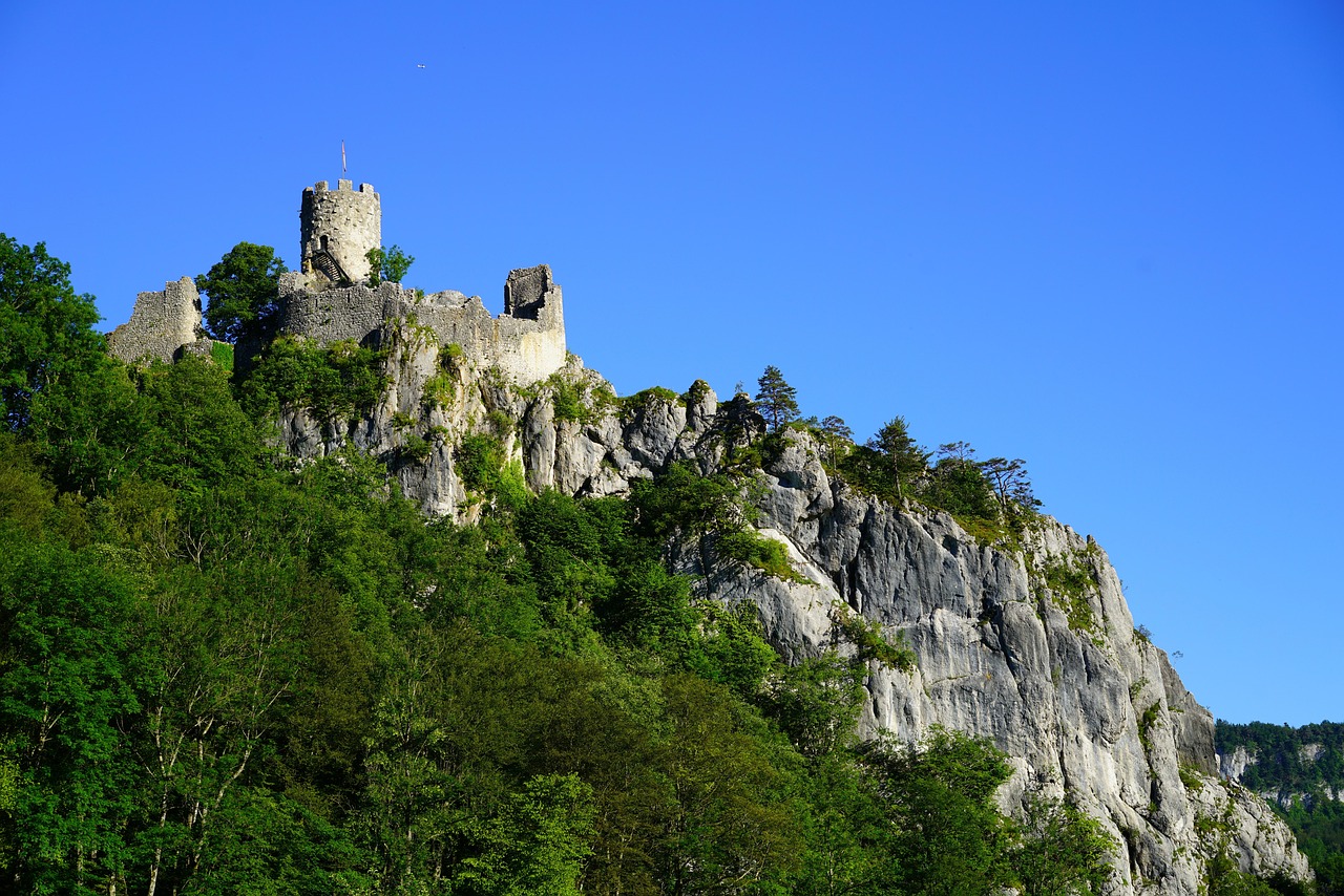 castelul kornis